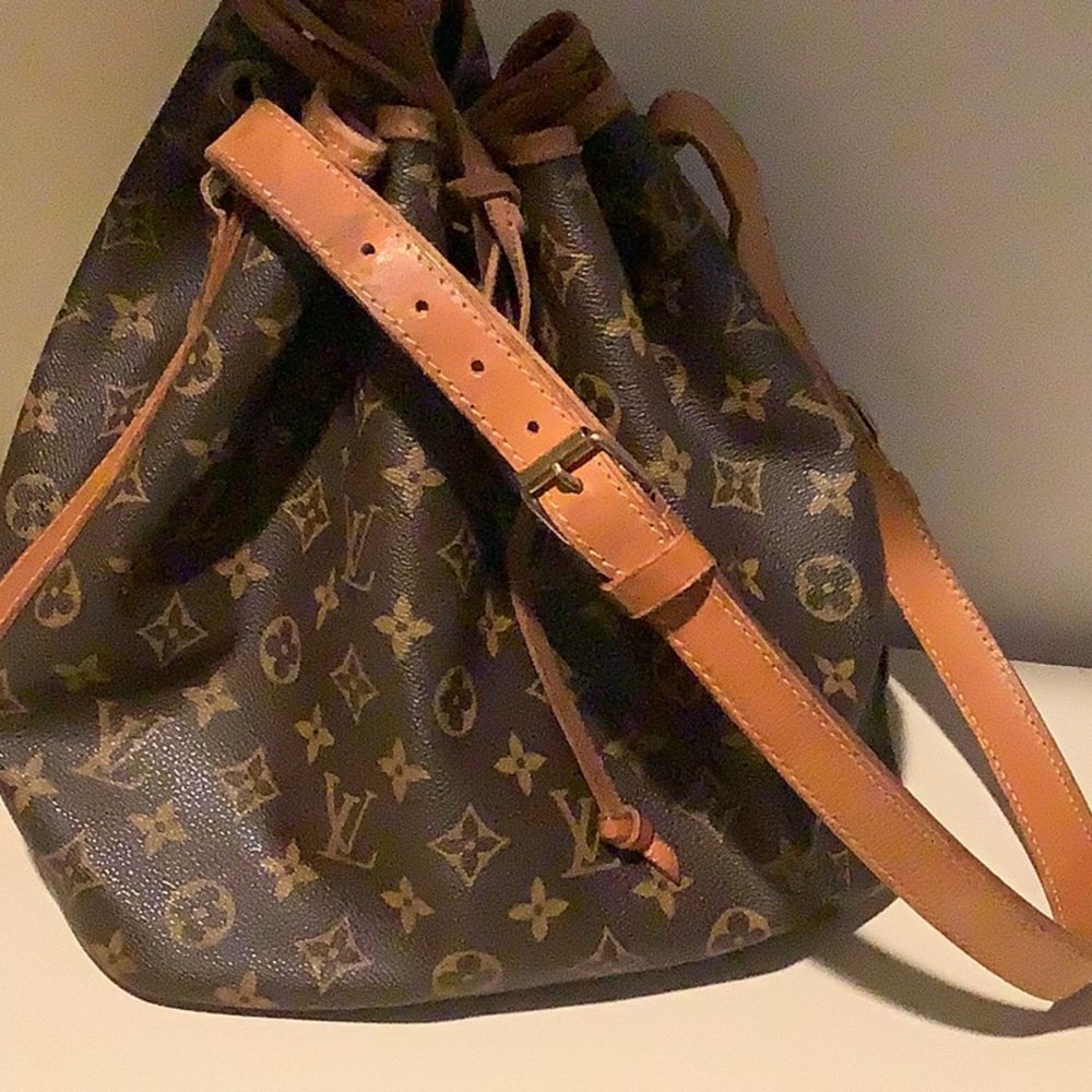 LOUIS VUITTON